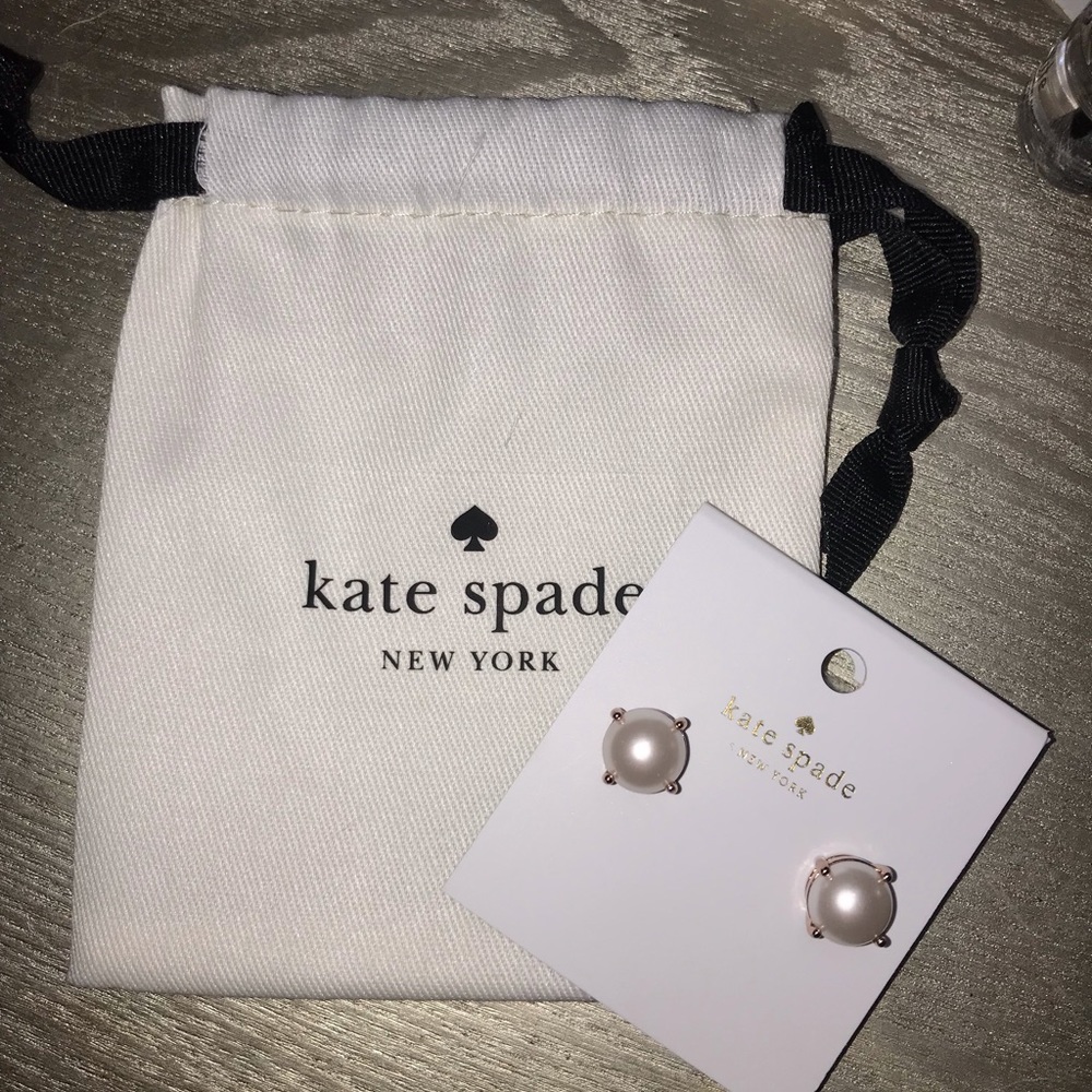 Kate Spade ♠️ pearls!